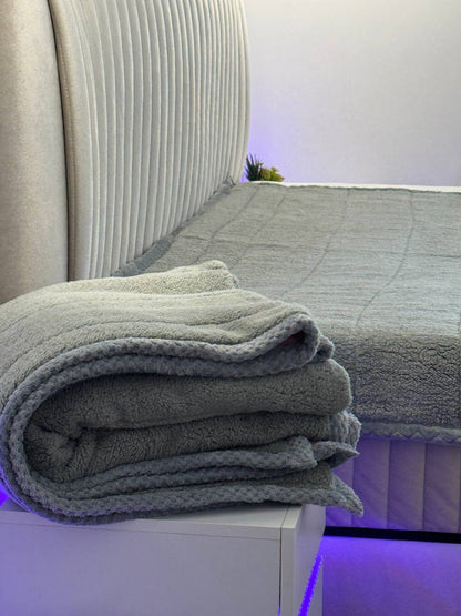 DreamCloud Blankets